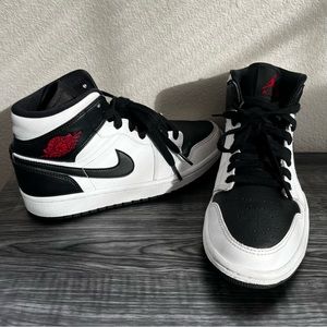 Air Jordan 1 Mid White Black